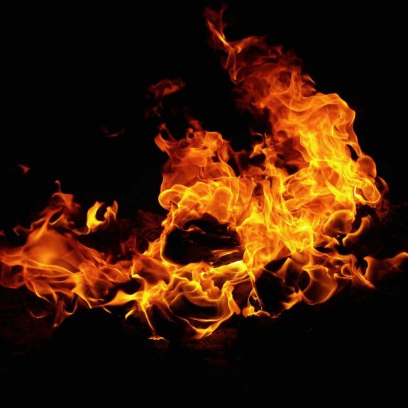 Egy ember meghalt, ketten kórházba kerültek egy panzióban keletkezett tűz miatt