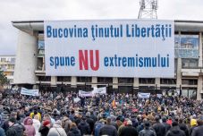 Erőszakkal távolították el a pártvezért a tüntetésről