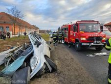 Hídfőnek ütközött egy kisbusz, öten kerültek kórházba