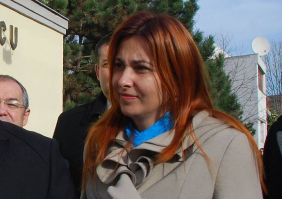 Maláriában halt meg Camelia Tișe, a Kolozs megyei tanácselnök volt felesége