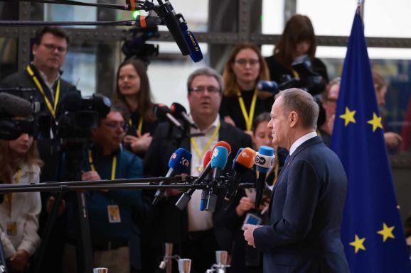 Tusk beszólt az amerikai republikánusoknak Ukrajna miatt