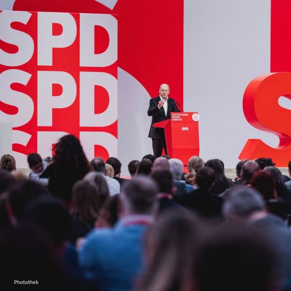 Scholz amerikai kudarca - Ukrajna pénz- és lőszerhiánytól szenved