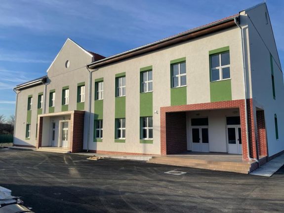 „Az iskola egy település névjegykártyája” – Újabb tanintézet épült fel Szalárdon