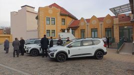 Eszköz a szolgálathoz – gépkocsit kaptak a KREK szórványlelkészei