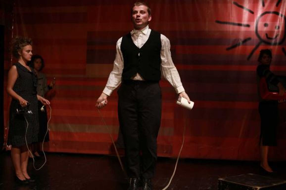 Magyarországi és erdélyi turnéra indul az Osonó Színházműhely