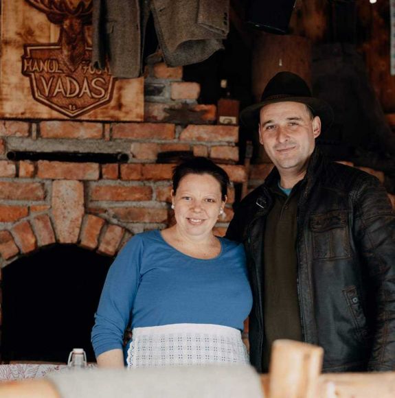 Évezredes tudás birtoklója a csíkrákosi mester: 38 éves, de olyan kemencéket épít, mint őseink egykoron