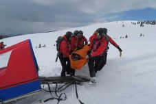 Egy nap leforgása alatt több mint félszáz segélykérést kaptak a hegyimentők 