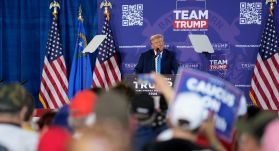 FRISSÍTVE:  „Ha nem fizettek, nem védünk meg” – Trump arra bátorítaná Oroszországot, hogy „tegyen, amit csak akar” a keveset fizető NATO-tagokkal