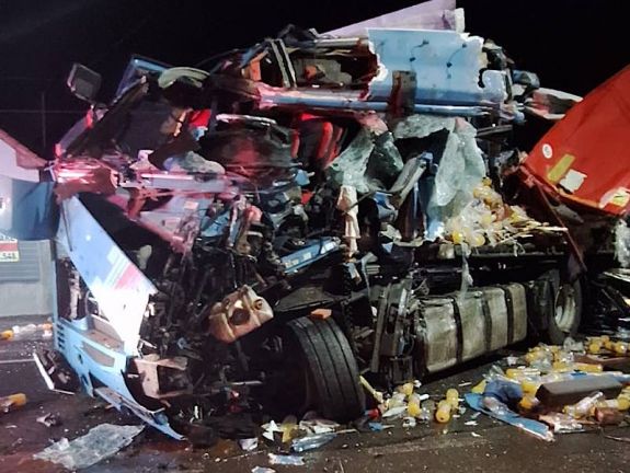 Két kamion ütközött az E60-ason, a vétlen sofőr meghalt