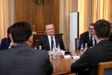 Már kifelé kacsingatnak a koalícióból a liberálisok 