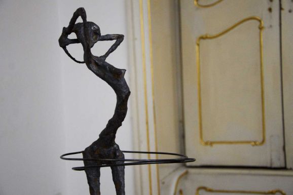 Az emberi létezés kihívásai – Megnyílt Nemes András Csaba kiállítása Kolozsváron