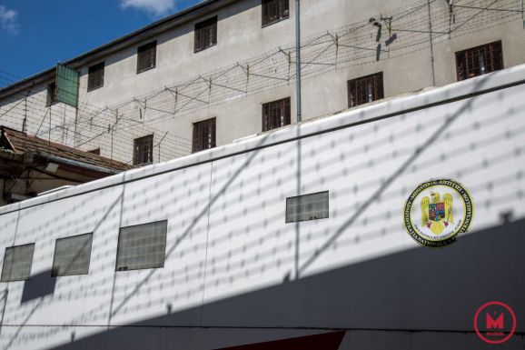 Vizsgálati fogságban marad a kiskorúakat zaklató szatmári pap