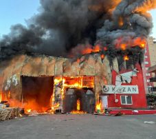 FRISSÍTVE – Hatalmas tűz ütött ki Kolozsváron, Ro-Alert riasztást kaptak a környéken lakók (VIDEÓ)