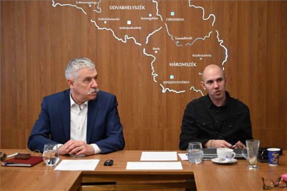 A háromszéki magyarok jobban bíznak a magyar kormányban, mint a román állami intézményekben