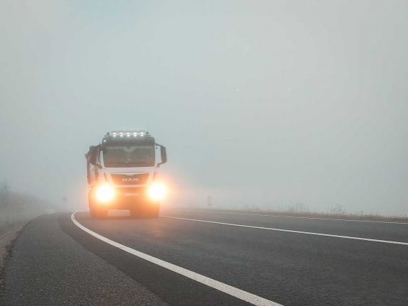 Figyelem: köd nehezíti a közlekedést több megyében