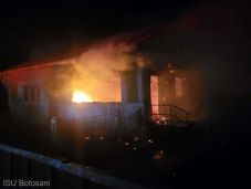 Lángba borult egy lakóház