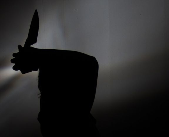 Előzetes letartóztatásba került a férjét nyakon szúró zágoni asszony