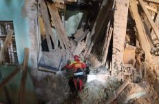 Az életben tartásán túl egyebet nem tehetnek az orvosok a romok alól kimentett diáklányért