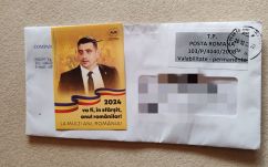 Számlákhoz csíptetett AUR-os szórólapok Koronkán  