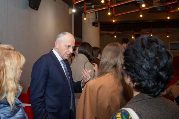 Mint az újramelegített csorba…