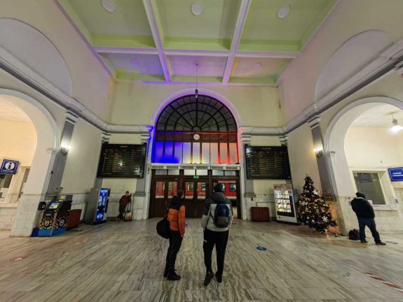 FRISSÍTVE - Vonatpótló buszok indulnak Nagyvárad és Kolozsvár között hétfőtől