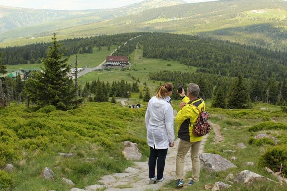 A romániai turisták többet költenek külföldön, mint a külföldi turisták Romániában