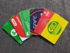 Árengedményekkel vásárolnák meg a vásárlók hűségét a multinacionális áruházláncok