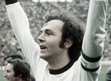 Elhunyt a német labdarúgás „Császára”