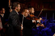 Disznótoros mulatságra hív a Tokos zenekar