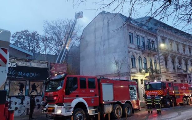 FRISSÍTVE:  Tűz ütött ki egy szállodában, a vendégeket evakuálták (VIDEÓ)