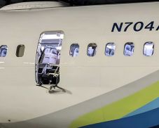 EXKLUZÍV – Ajtó nélkül repülő Boeing: a szakértő szerint tragédiába fulladhatott volna, ha elérik az utazómagasságot