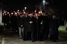 Fáklyás felvonulással emlékeztek meg Nagyenyeden a 175 évvel ezelőtti vérengzésről 