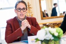 Lefoglaltak Belgiumban egy kávégépet, mert az állam hagyja az utcán fagyoskodni a menekülteket