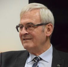 Tőkés László: vészesen apad az erdélyi magyarság