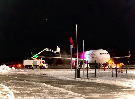 Hétfőtől meghosszabbították a brassói reptér programját, de nincsenek járatok a plusz órák alatt