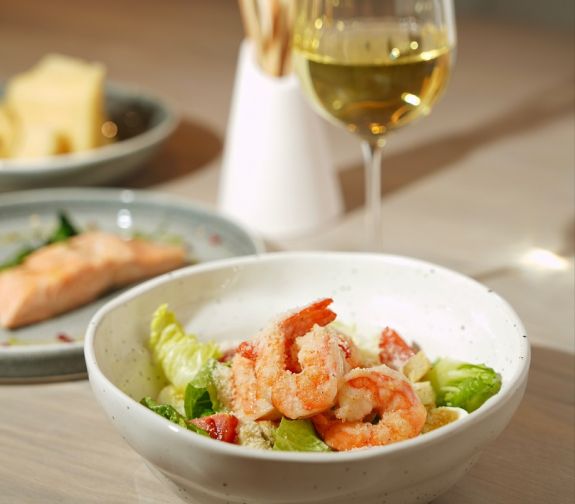 Próbálták olcsón megúszni a flancos vacsorát – bolti lopás miatt folyik vizsgálat ellenük