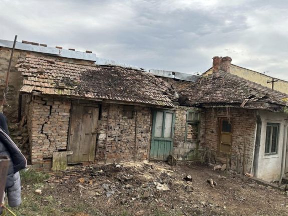 „Még a patkányok sem laknának benne” – 75 ezer eurót kérnek ezért a házért egy erdélyi városban