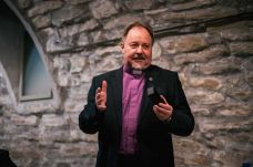 A „hely nélkül felvett hallgató”  – Adorjáni Dezső Zoltán püspök az abszurditásokról és a megmaradás csodájáról a diktatúrában