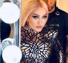 Beperelték Madonnát, mert későn kezdte a koncertjét, és a rajongók reggel fáradtan mentek dolgozni