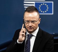 Szijjártó: Brüsszelben háborús pszichózis uralkodik