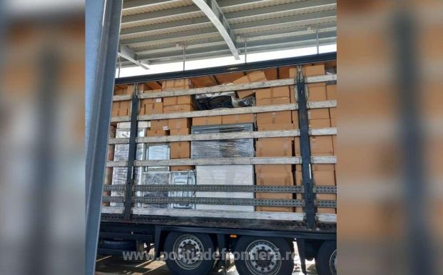 Huszonnégy tonna francia szemetet próbáltak behozni az országba