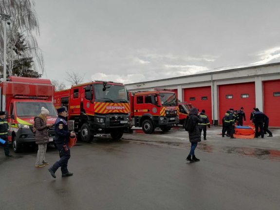 Modern esetkocsikkal és fűthető garázzsal gazdagodott a Csíkszeredai tűzoltóság