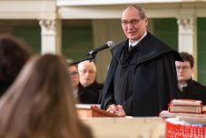 A kitagadott hallgató – Beszélgetés lázadásról és a gondviselésről Kovács István unitárius püspökkel