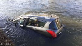 Kolozsvár: a Kis-Szamosban landolt az autójával egy férfi