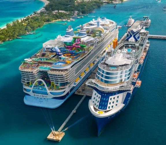 Első útjára indult vasárnap a világ legnagyobb óceánjáróra – ötször nagyobb mint a Titanic (VIDEÓ)