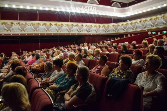 A gyermekek egészséges fejlődése az iskolában – A Waldorf-oktatásról a kézdivásárhelyi Vigadóban