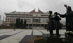 Ellentmondó szabályozások: a tömegközlekedést érintő határozatokról döntött Hargita Megye Tanácsa 