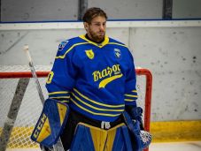 „Megvan az esélyünk arra, hogy mi nyerjük meg a szezont”– interjú Tőke Zoltán hokikapussal