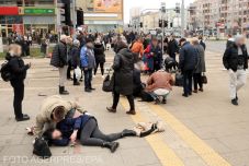 FRISSÍTVE – Tömegbe hajtott egy autó Lengyelországban, legalább 17-en megésérültek, az elkövetőt elfogták