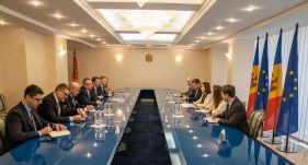 „Moszkva hibrid háborúja nem érte el a célját Chișinăuban” – Maia Sanduval találkozott Nicolae Ciucă